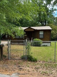 Building Photo - 2 Bedroom house