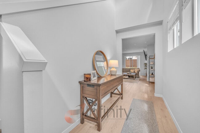 Building Photo - 8943 SW Vermillion Dr