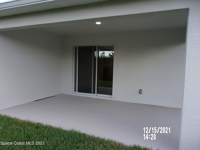 Building Photo - 1171 Dania Cir