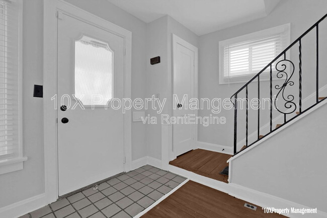 Building Photo - 563 S Burgess Ave