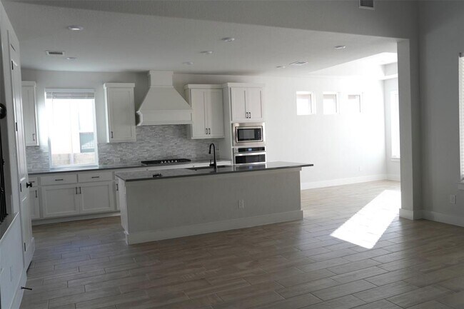 Building Photo - 3812 Mercer Rd