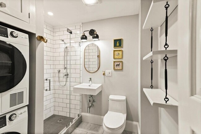 Building Photo - 473 Beacon St