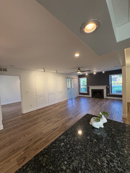 Building Photo - 3548 Oakmonte Blvd