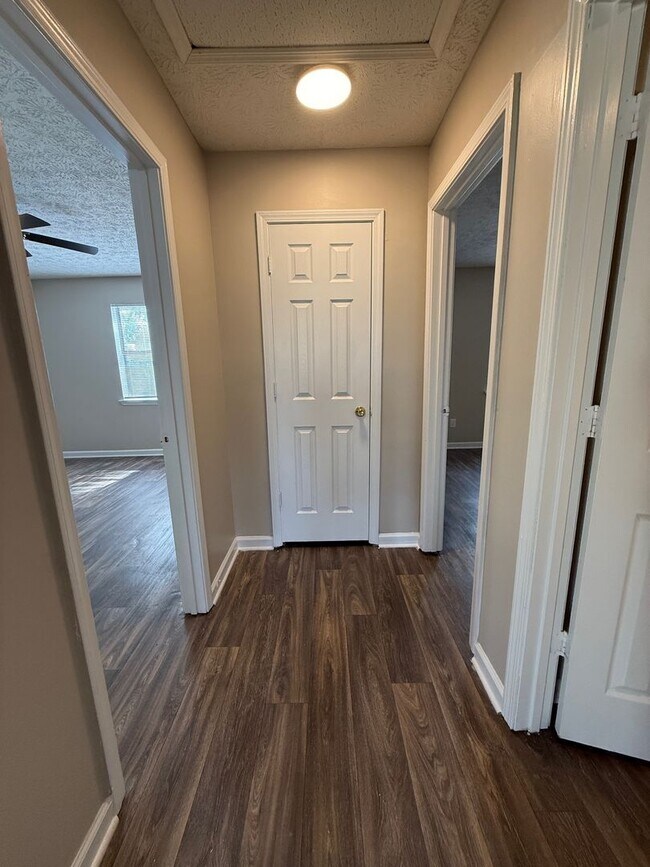 Building Photo - 265/267 Vincent Dr