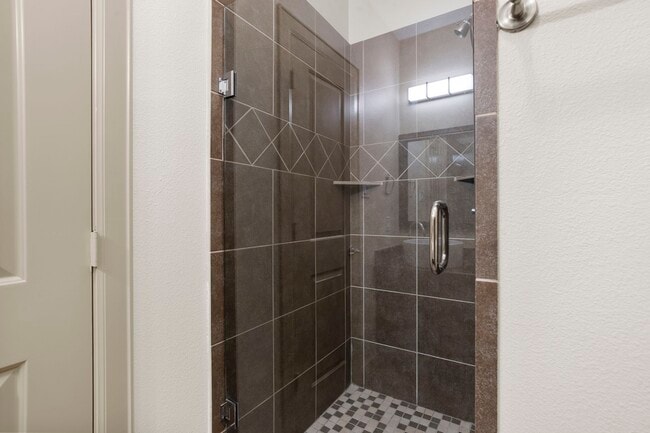 Building Photo - 1218 Sandman St