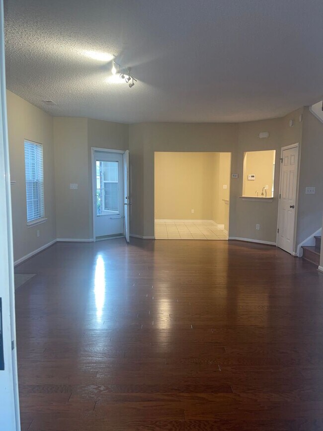 Building Photo - 820 E Willow Point Pl