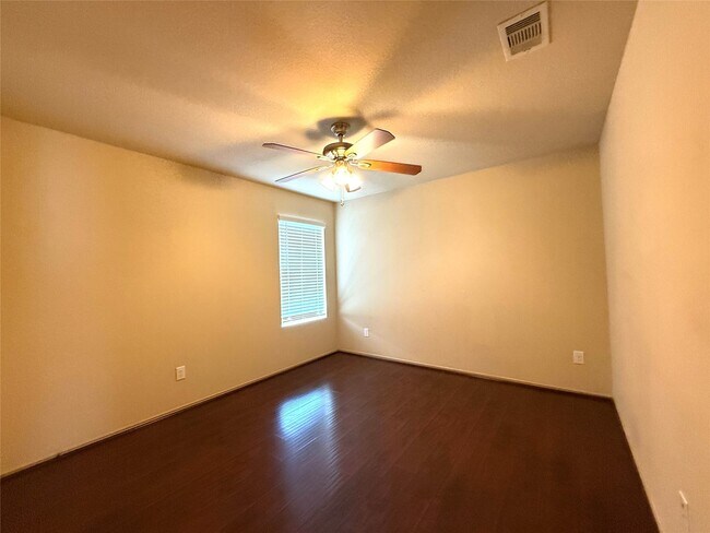 Building Photo - 24210 Silversmith Ln