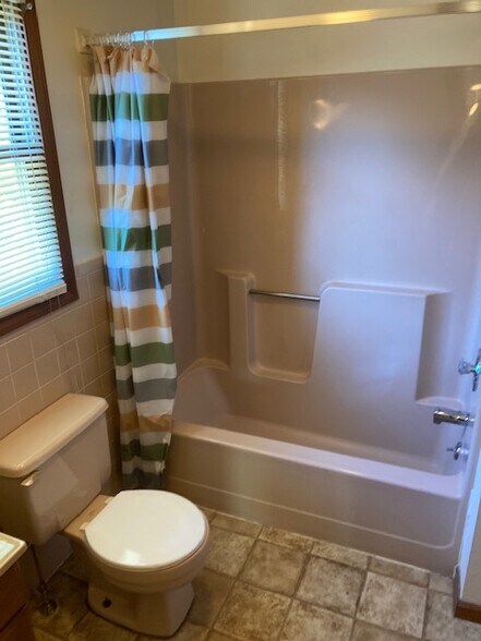 Bathroom with Shower Tub - 1625 County Park Rd