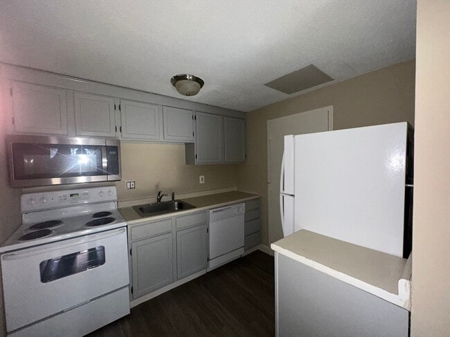 Building Photo - 375 Harvard St