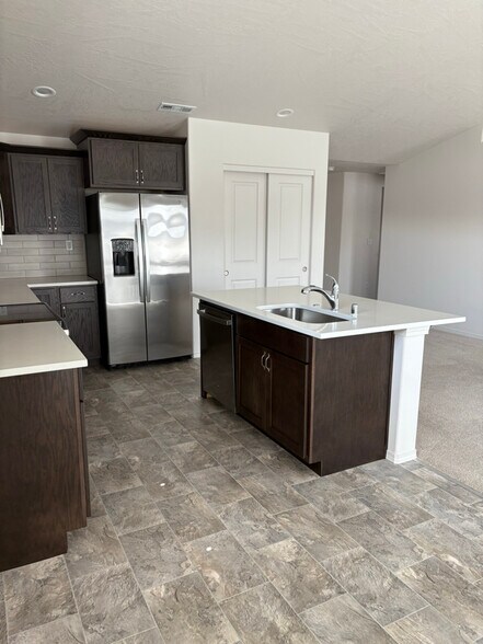 Building Photo - 4237 W Wood Ct