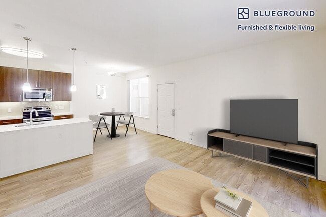 Building Photo - 1257 Lakeside Dr