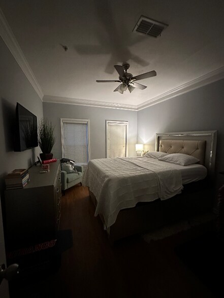 Building Photo - 2004 Westchester Ridge NE