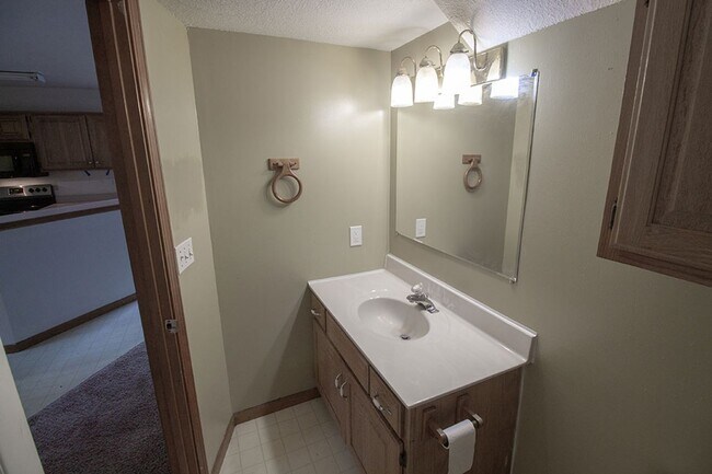 Building Photo - 5340-5342-5342 Godas Cir