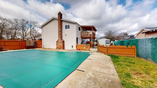 Building Photo - 511 Freeman Ave