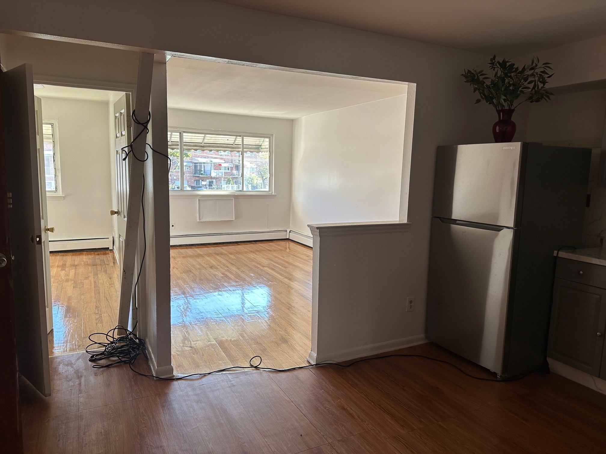 Building Photo - 715 Saint Lawrence Ave