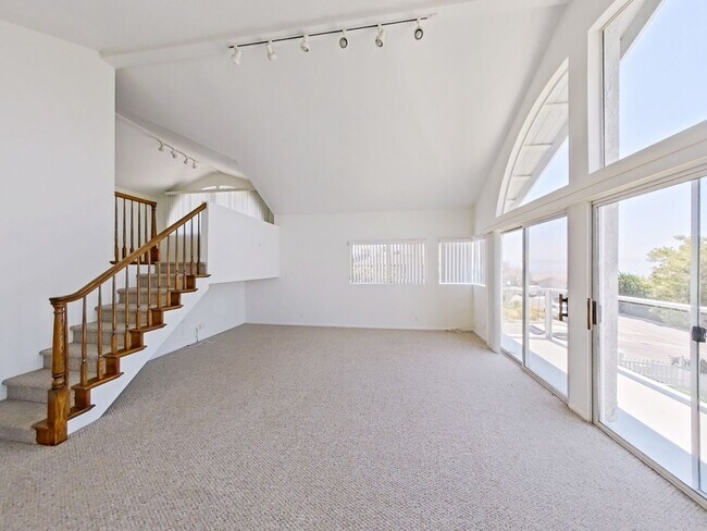 Building Photo - 617 E Avenida San Juan