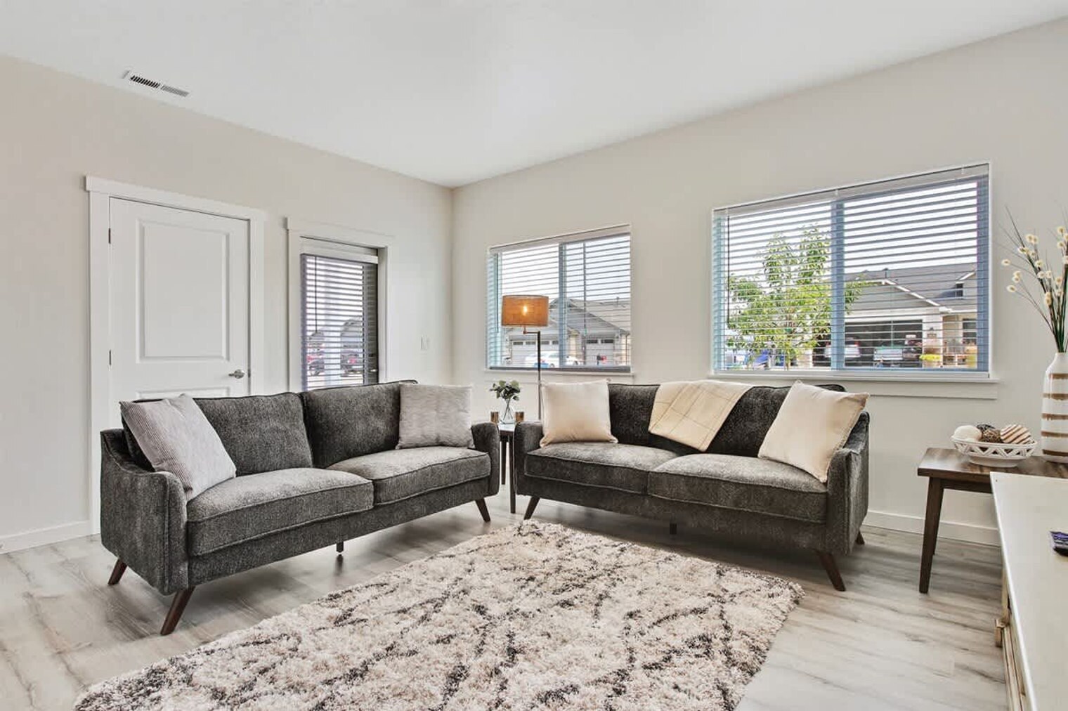 Building Photo - 5643 E Bollo St