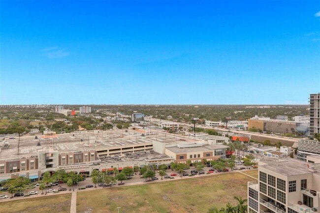 Building Photo - 121 NE 34th St