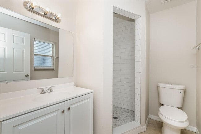 Building Photo - 2427 18th St S