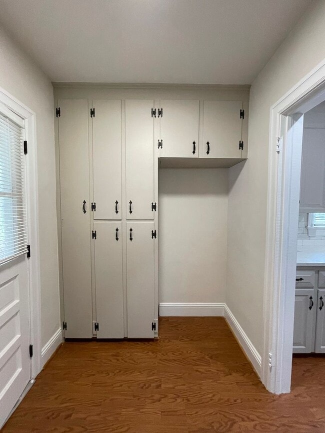 Building Photo - Everything you’ve been dreaming of is here. Lease today!