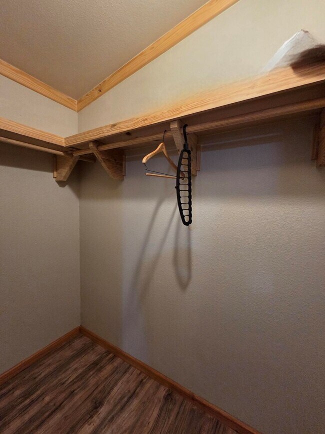 Building Photo - 708 Town Creek Rd