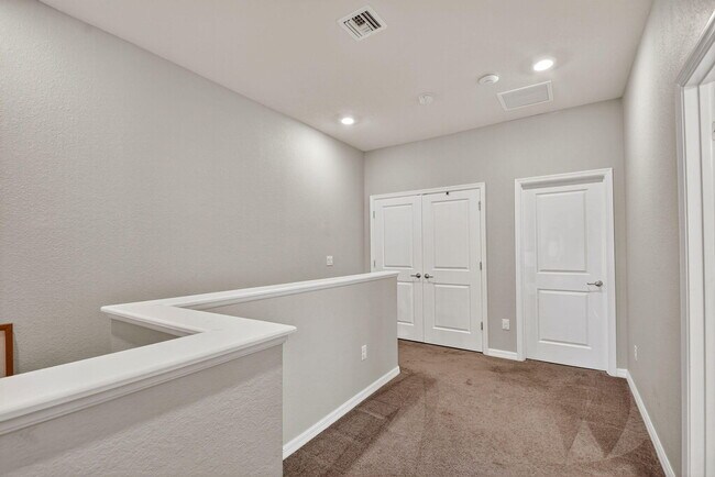 Building Photo - 2829 Bard St