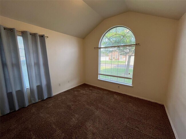 Building Photo - 2045 Rising Hill Dr