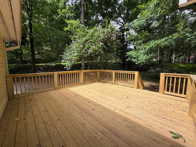 Building Photo - 3-Bedroom, 2.5-Bath House on Spacious Lot in west Athens, GA