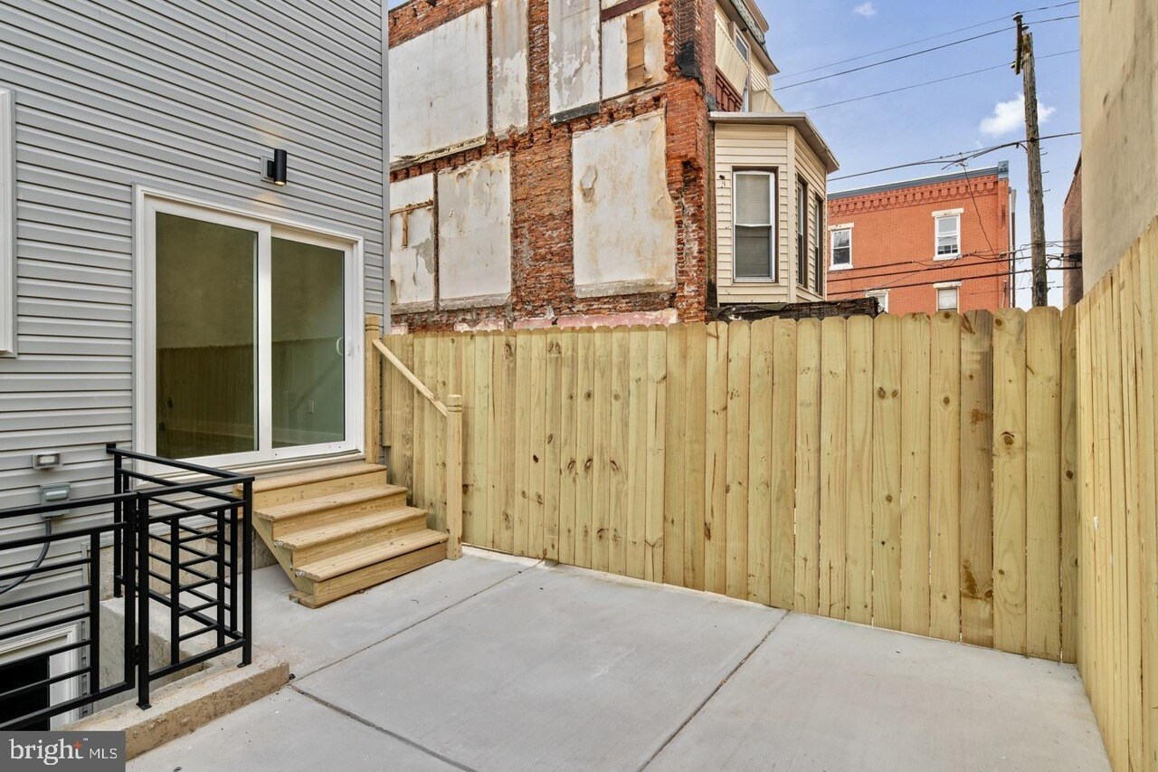 Building Photo - 2537 Cecil B Moore Ave
