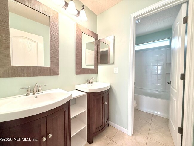 Building Photo - 659 Candlebark Dr