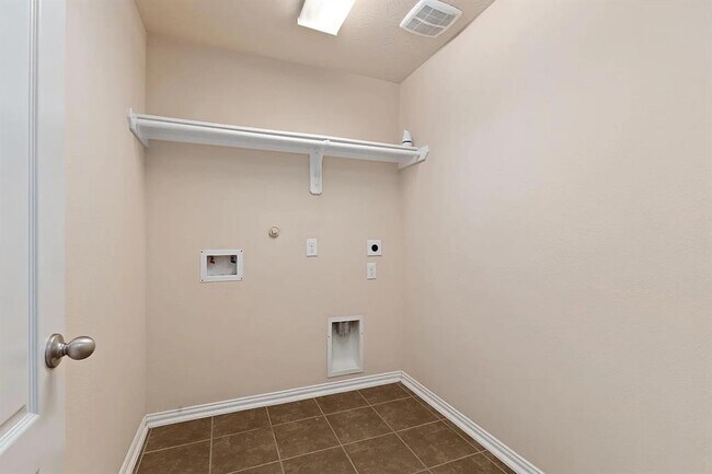 Building Photo - 16007 David Hill Ln