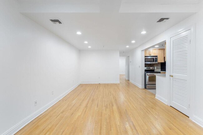 Building Photo - 135 Garden St