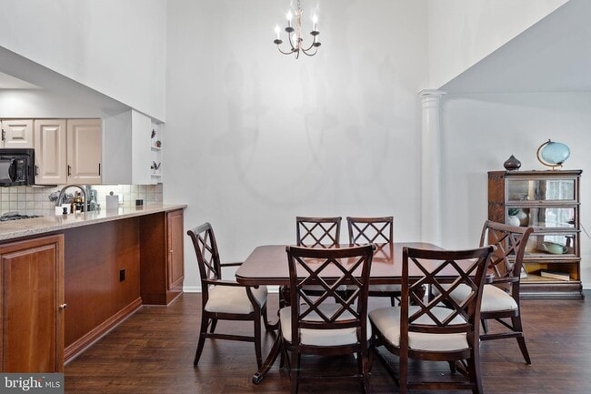 Building Photo - 2302 Harvard Dr