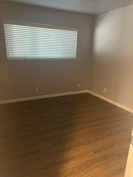 Building Photo - 307 Moraine Way