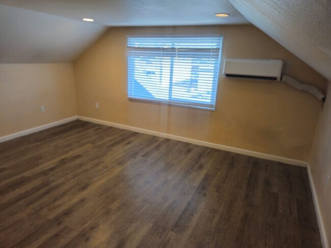 Building Photo - 815 N Sierra St