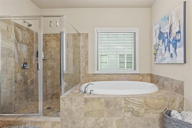 Building Photo - 821 Tramore Ct