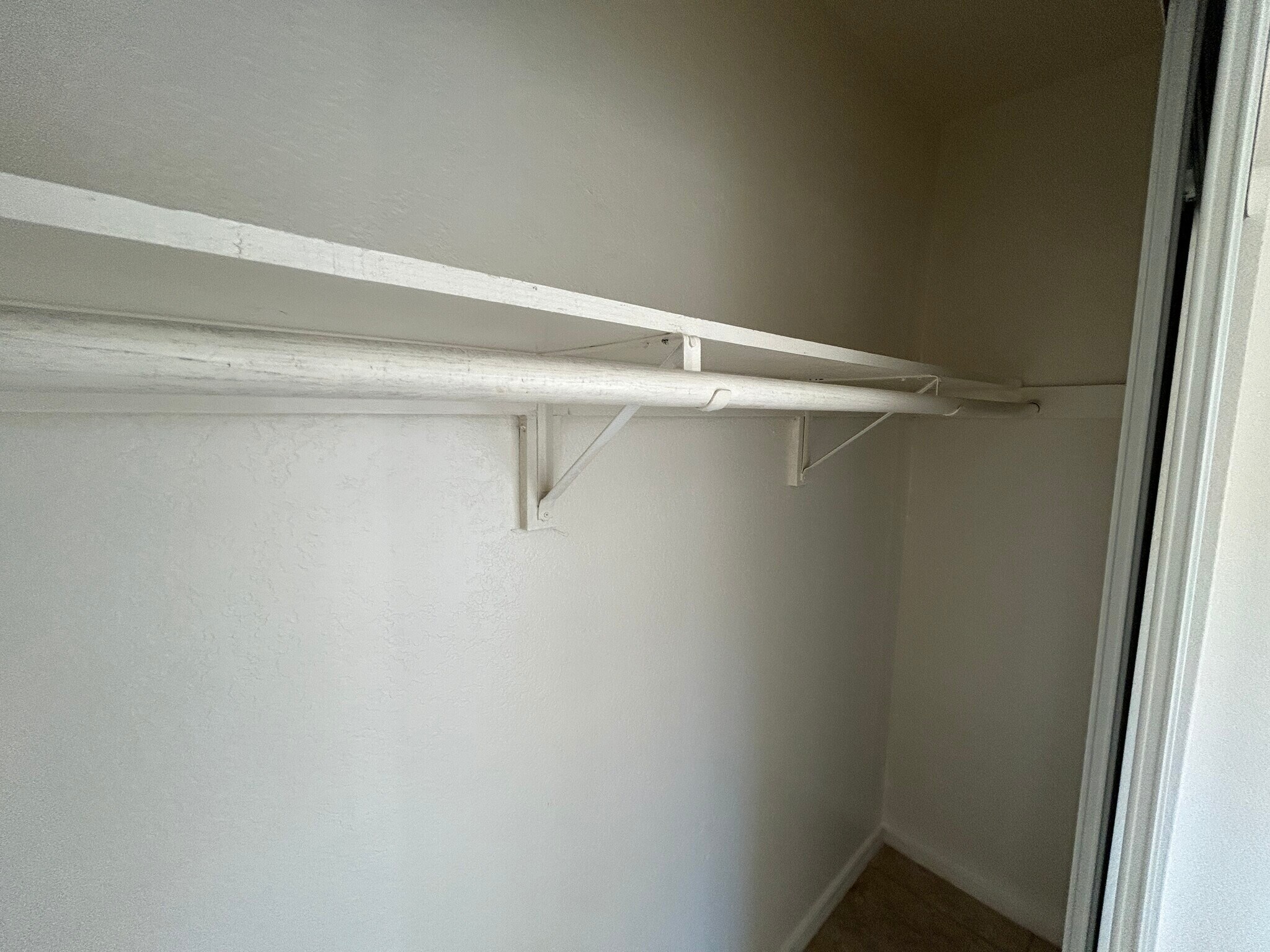 Building Photo - 3024 E Waltann Ln