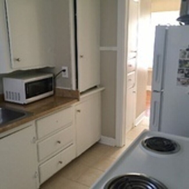 Building Photo - Pre Leasing for Fall 2026!!