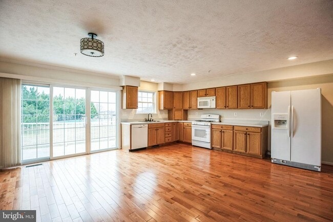 Building Photo - 13477 Stowaway Ct