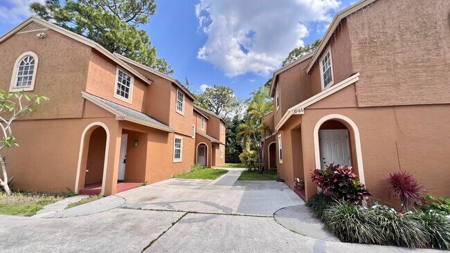 Building Photo - 13982 Morning Glory Dr