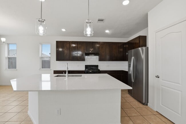 Building Photo - 2518 Boxwood Park