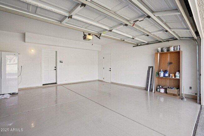 Building Photo - 5953 W Aurora Dr