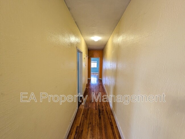 Building Photo - 808 13th St NW