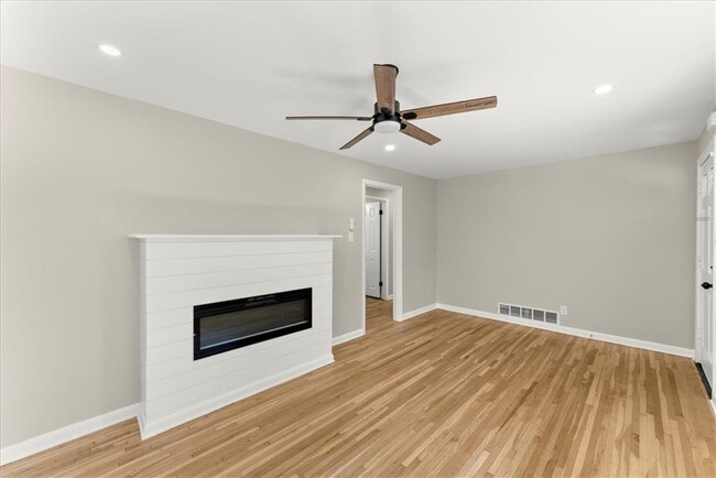 Building Photo - 3524 Brookfield Ln