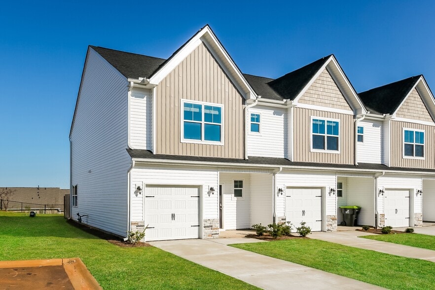 Building Photo - 10 Apricot Ln
