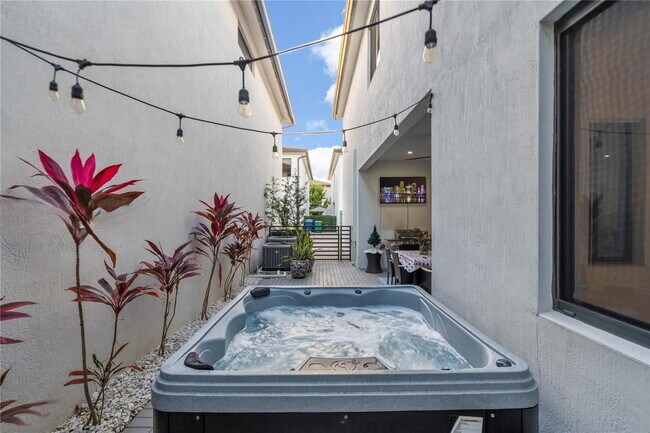 Building Photo - 4363 NW 81st Ave