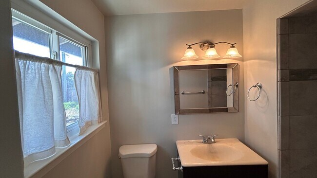 Building Photo - 2960 Cabrillo Dr