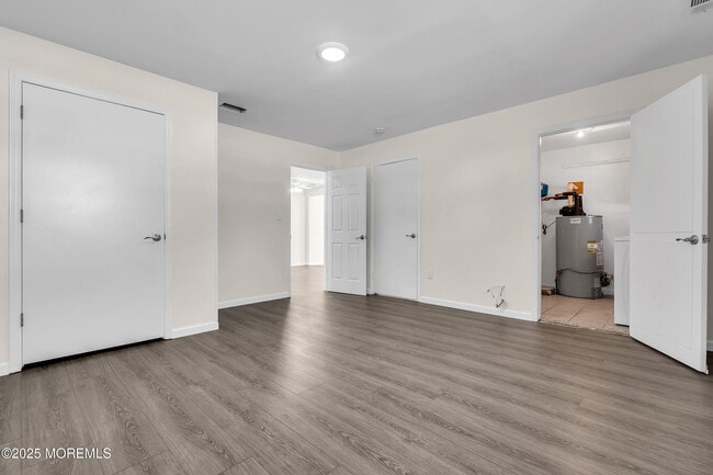 Building Photo - 140 Main Bayway