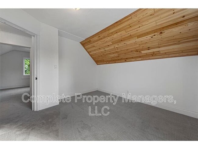 Building Photo - 405 Columbus Ave