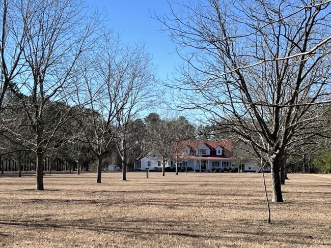 Building Photo - 515 Beaver Dam Rd